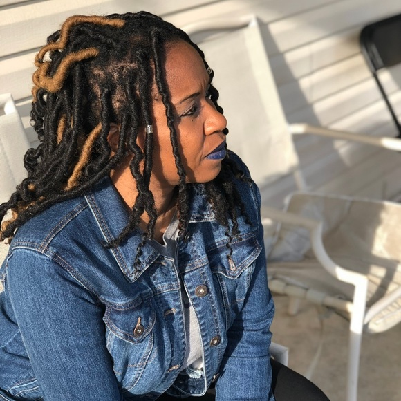 Share 2 Low start to the Blue - Tray is open Show -Show 8:00EST 28 September - Picture 2 of 15